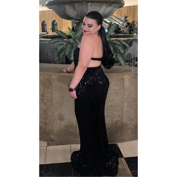 LOVE&LEMONADE-Mermaid Hem Backless Sequin Tube Dress| Size L - Picture 4 of 10